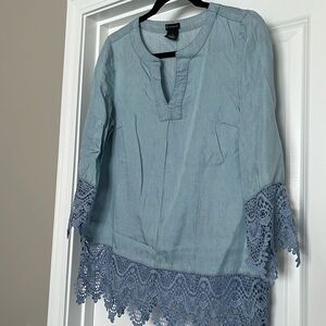 Chambray top w/ lace detail at sleeves and bottom
